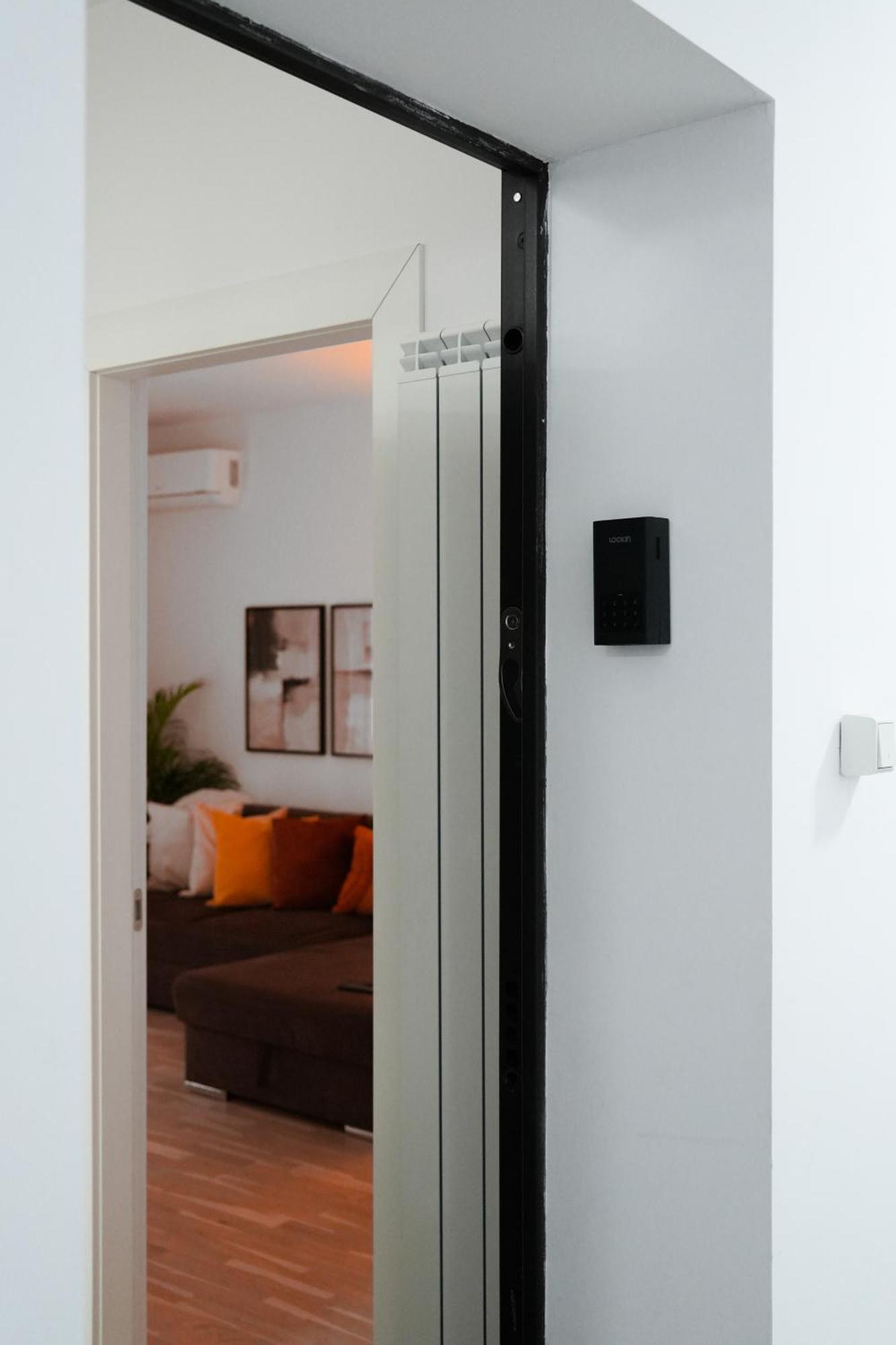 Amalia - Quiet 1Br Apartment With Parking & Wi-Fi Bucharest Exterior photo
